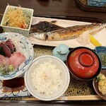 食彩 真こと - 焼き魚御膳　2000円　お刺身はイナダ　カツオ　アオダイ