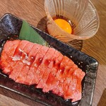 ホルモンゆうちゃん - 和牛炙りユッケ(特別メニュー) 1500円