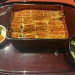 うなぎ仁 - うな重（頂上・８切）　近景