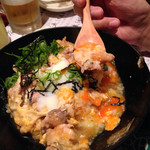 Totto - 親子丼、とじた卵の上に更に温泉卵。割るとオレンジの黄身がとろけてうまい！これで690円