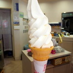 灯台茶房　ラ・カンパネラ - 山中牧場のソフトクリーム（260円）