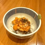 いざかや しん - 北海道産塩水ウニを使った雲丹丼です(o^^o)