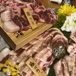肉の変態集団 疾風ホルモン - 