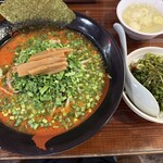 一代元 - 料理写真:韓国らーめん950円と韓国ニラ丼