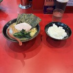 横浜ラーメン おか本 - 