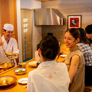 女性同士にも使いやすいカウンター