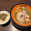三麺流 武者麺 江坂店