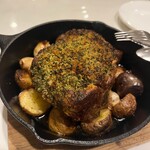 シェ・トト - 仔羊骨付き背肉の香草焼き