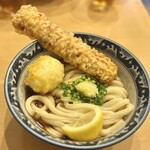梅田 釜たけうどん - ちく玉天ぶっかけ　(小, 温)