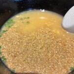 まるやすのちゃんぽん - 玉子スープにはゴマをたっぷりと