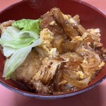 王ちゃん - 上カツ丼　レタスが乗ってます。