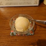 よすが舎 - ブルーチーズのアイスクリーム