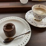 chocolaterie chouette - 料理写真:目当てのモンブラン売切れで濃厚なフォンダンショコラを。。。