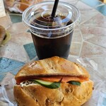 ブーランジェリー・フー - スモークサーモンサンド＋コーヒー