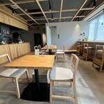and BLUESTAR - 店内