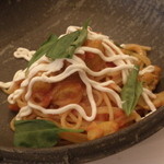 イル ギオットーネ - 揚げナスとトマトのパスタ　リコッタチーズとバジルを添えて