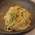 イル ギオットーネ - 秋サンマと水菜のスパゲッティー二　ボッタルガ