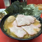 ラーメン 杉田家 - チャーシュー麺　海苔＋味玉