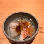 すしやのたい悟 - 毛蟹 帆立貝 青柳貝 土佐酢ジュレ掛けでーす。①