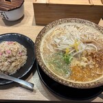 吟醸味噌らーめん まごころ亭 - 