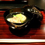 坂ぐち - 椀もの（粟饅頭のすまし汁）
