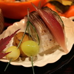 坂ぐち - 先附け（焼き魳寿司、銀杏、焼き栗）