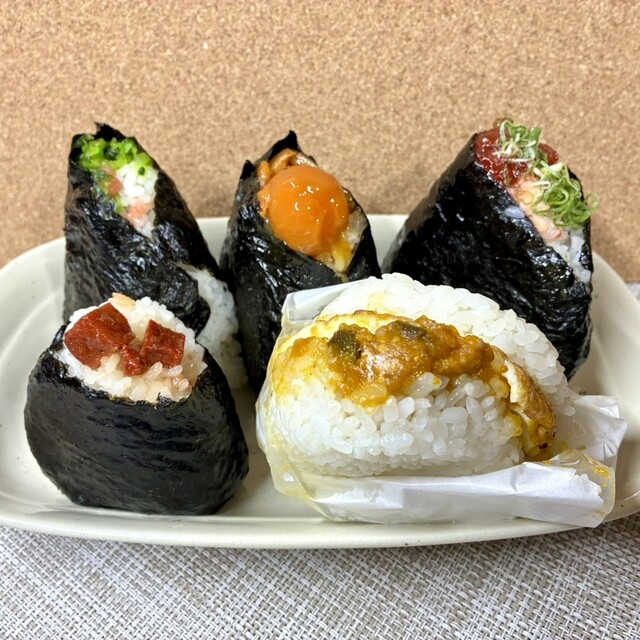Omusubi - on - - Higashimikuni/Onigiri (Rice ball) | Tabelog