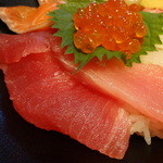 みやもと - マグロ赤身、イクラ