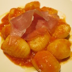 リストランテ サクラ - ＜2014年11月＞スカモルツァチーズのトマトソース　ジャガイモのニョッキ