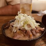 高山商店 - もつ煮