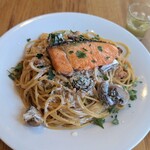 ベジバル チバットリア - 窯焼き鮭ときのこの醤油生クリームソースパスタ♡大盛り( ˶ˆ꒳ˆ˵ )
