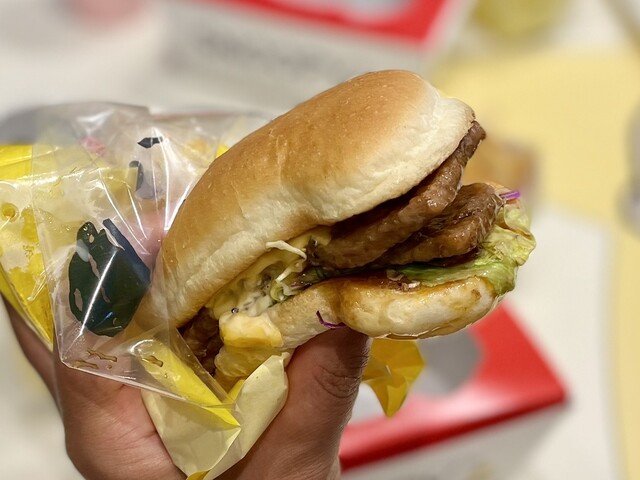 Snoopy’s Backlot Cafe