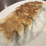 手打ラーメン 豚平 - 餃子