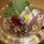 比内地鶏串 Sot l'y laisse - 比内地鶏のお刺身　砂肝とササミ　男鹿の塩を付けて