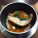 Karuizawa Yamasato - 釜飯（秋鮭といくら）