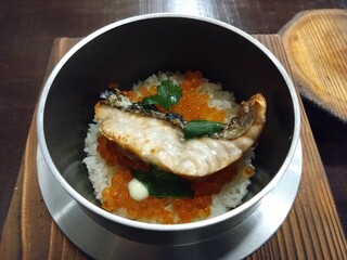 軽井沢 やまさと - 釜飯（秋鮭といくら）
