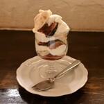 ニコラ - 黒いちじくのイートンメス