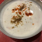 インド・ネパールレストラン プルナディープ - 程よくこってり、程よい酸味の野菜入りライタ