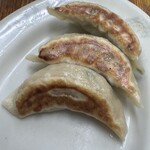 横浜ラーメン厨房 うえむらや - 餃子も美味しい！