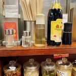 広州市場 西新宿店 - 卓上調味料