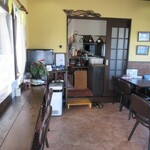 きっ茶 花々 - テーブル2卓8席、カウンター3席