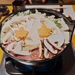 松茸山 別所和苑 - 鶏も美味しい、松茸鍋