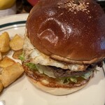 ザ・コーナー ハンバーガー＆サルーン - 実に美味しいバーガーです。