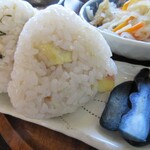 きっ茶 花々 - 栗ご飯としらすご飯のおむすび