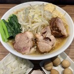 らーめん菊 - 限定『しお』（1,300円）＋小松菜（200円）＋味付うずら（150円）＋玉ねぎ（70円）、ニンニクコール