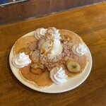 カフェ マチルダ - キャラメルナッツバナナパンケーキ