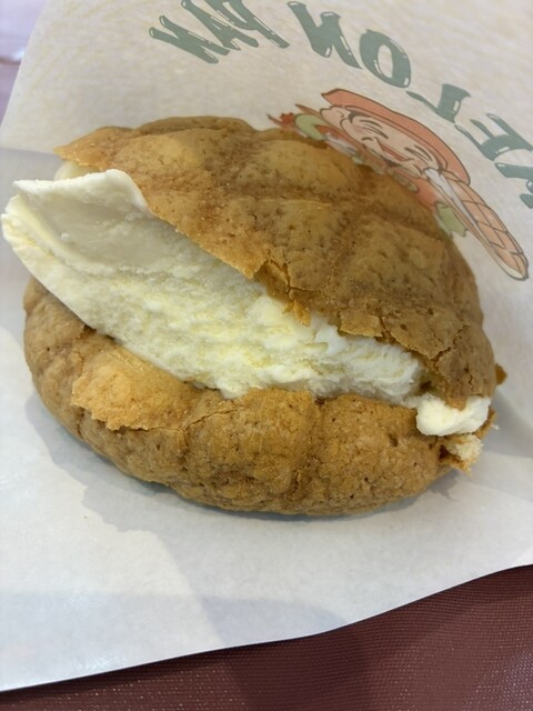 Melonpan様 ICE MELON PAN - Kintetsu Nippombashi/Bread | Tabelog