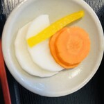 ままの屋 - お漬物も美味しい