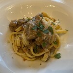 サバティーニ・ディ・フィレンツェ - 自家製バスタ マッケローニ“キタッラ”
      サフォーク種の仔羊と軽いトマトのラグーペコリーノロマーノの香り