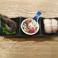 豊栄 - 前菜　海老は紹興酒漬けです。　旨いんですよね。。